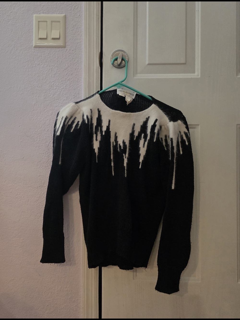 Peck & Peck Small  Black Sweater with White Abstract Yoke